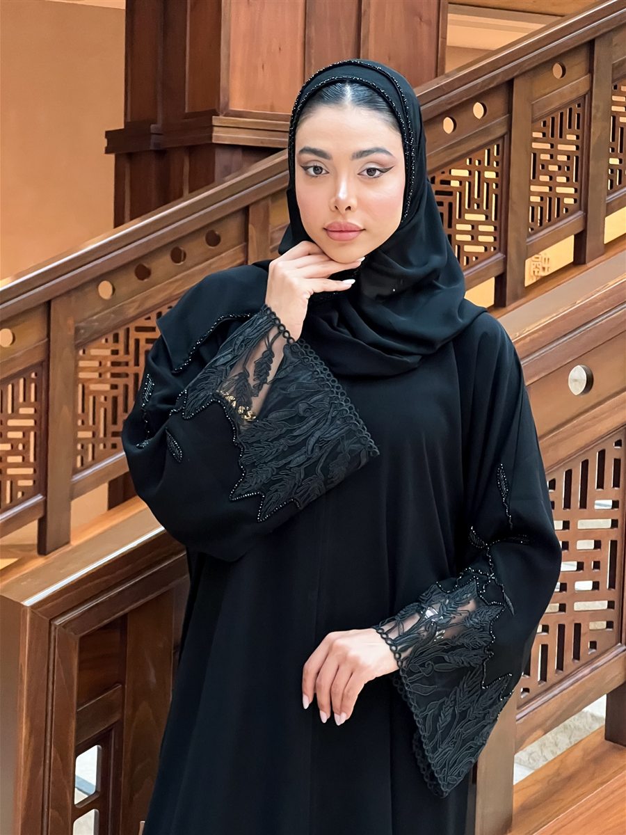 عباية أكمام الدانتيل